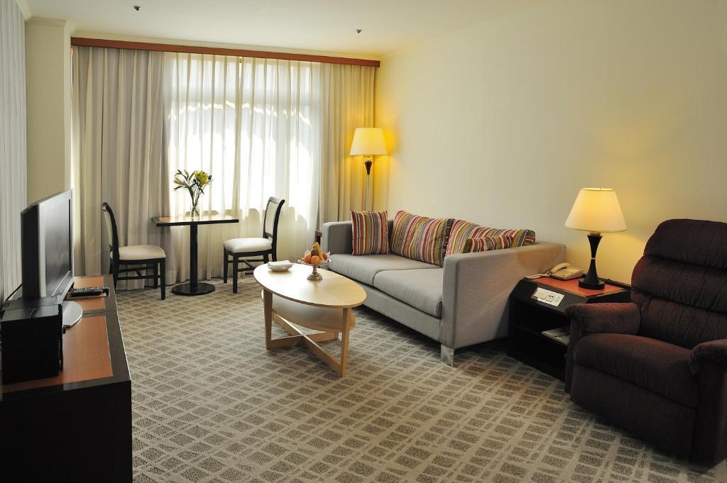 The Howard Plaza Hotel Гаосюн Номер фото Living room