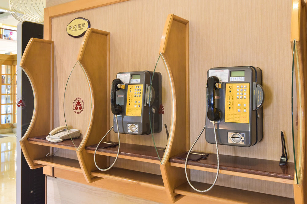 The Howard Plaza Hotel Гаосюн Экстерьер фото Public telephones in Japan
